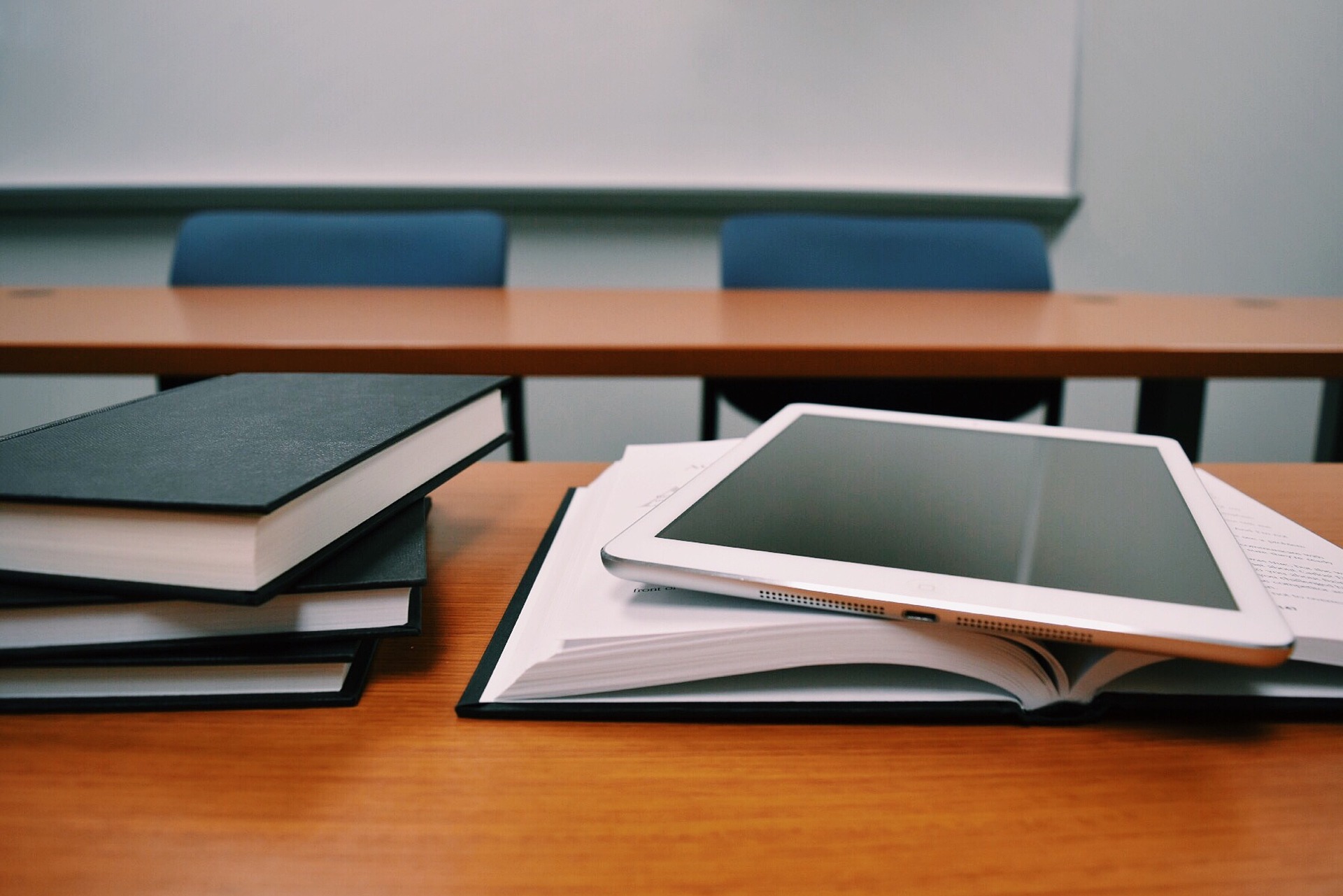 Tablette tactile utilisée comme outil de compensation en classe